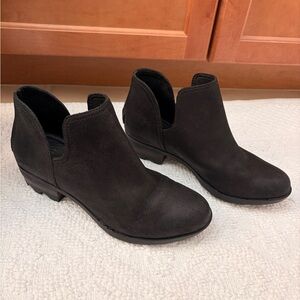 Sorel Black Suede Waterproof Women’s Cutout Ankle Booties